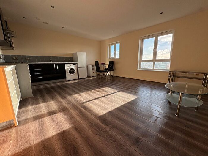 2 Bedroom Flat To Rent In Cranmer Street, Nottingham, Nottinghamshire, NG3