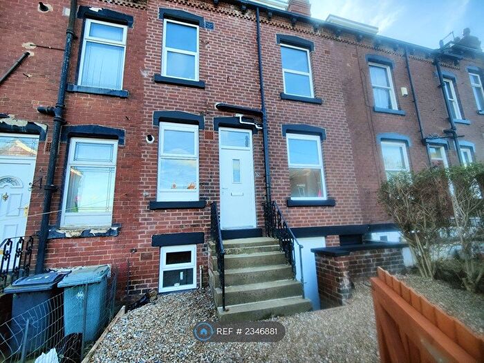 4 Bedroom Terraced House To Rent In Oakley Grove, Leeds, LS11