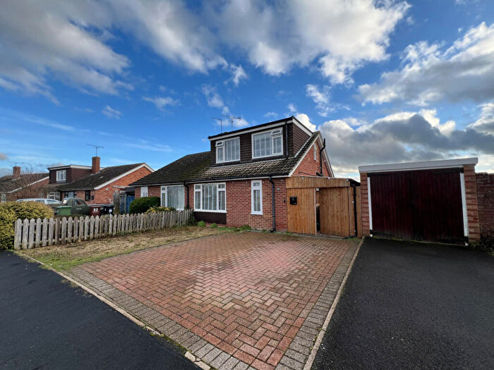 3 Bedroom Semi Detached House For Sale In Green Road, Didcot, OX11