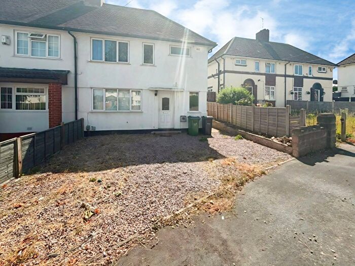3 Bedroom Semi-Detached House To Rent In Barlow Road, Wednesbury, WS10