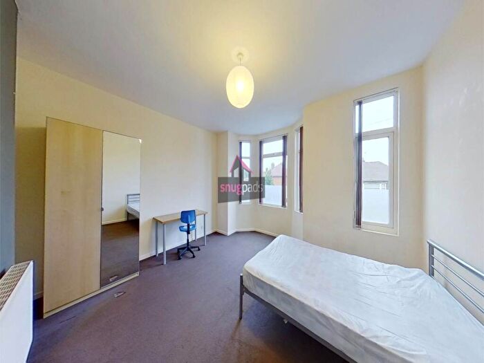 8 Bedroom House To Rent In Weaste Lane, Salford, Manchester, M5