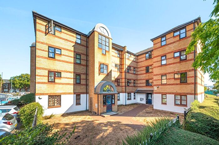 1 Bedroom Flat For Sale In Windsock Close, London, SE16