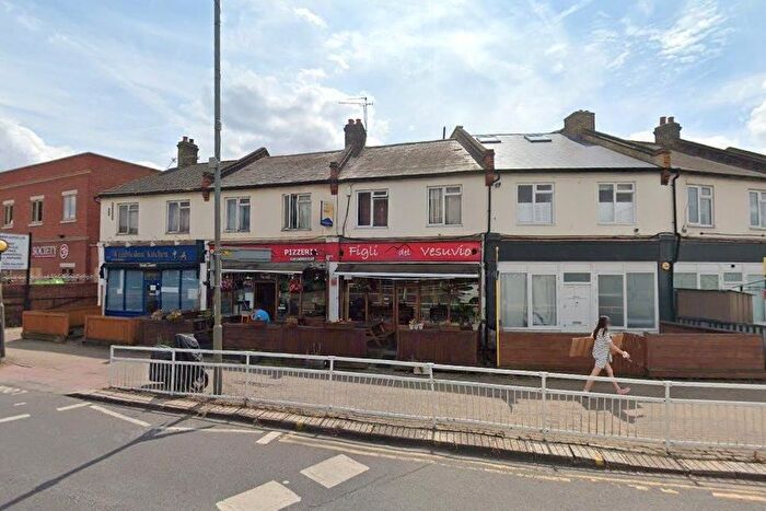 2 Bedroom Flat To Rent In Garratt Lane, London, SW17