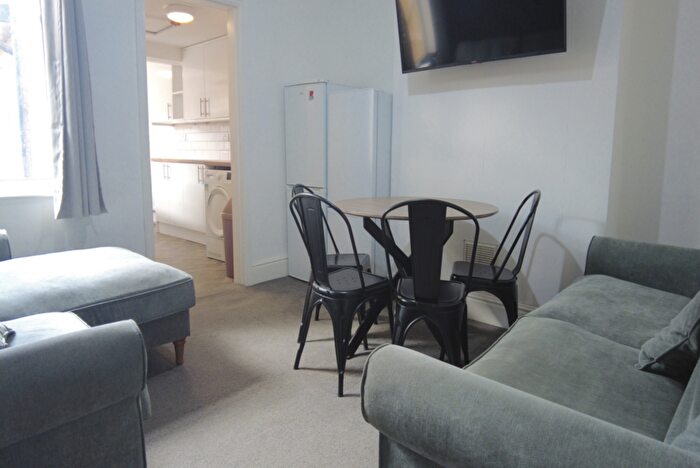 6 Bedroom Terraced House To Rent In St. Andrews Street, LN5