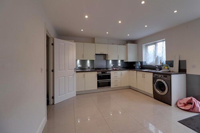 4 Bedroom Terraced House To Rent In Lulworth Close, Stevenage, Hertfordshire, SG1