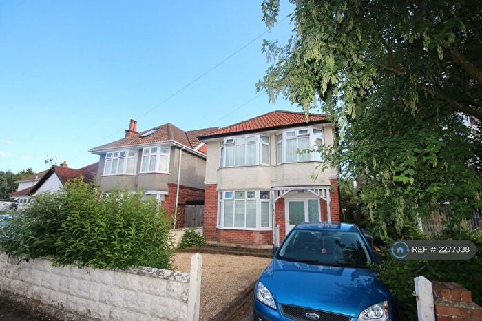 2 Bedroom Flat To Rent In Coombe Gardens, Bournemouth, BH10