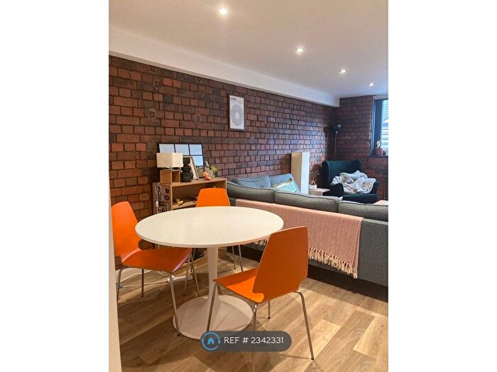 2 Bedroom Flat To Rent In The Cigar Factory, Bristol, BS3