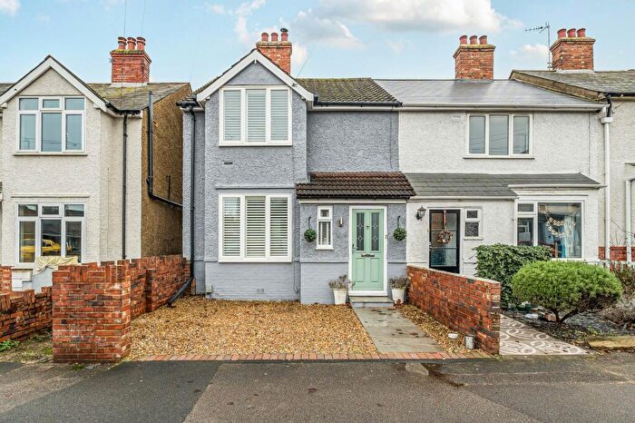 3 Bedroom End Of Terrace House For Sale In Belle Vue Road, Aldershot, GU12