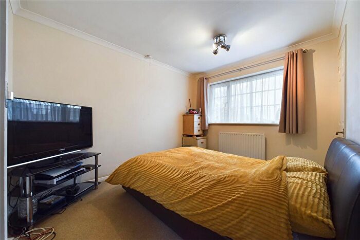 5 Bedroom Detached House For Sale In Fairwater Drive, Woodley, Reading, Berkshire, RG5