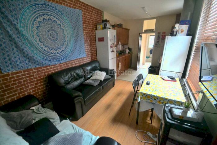 5 Bedroom Terraced House To Rent In London Road, Reading, RG1