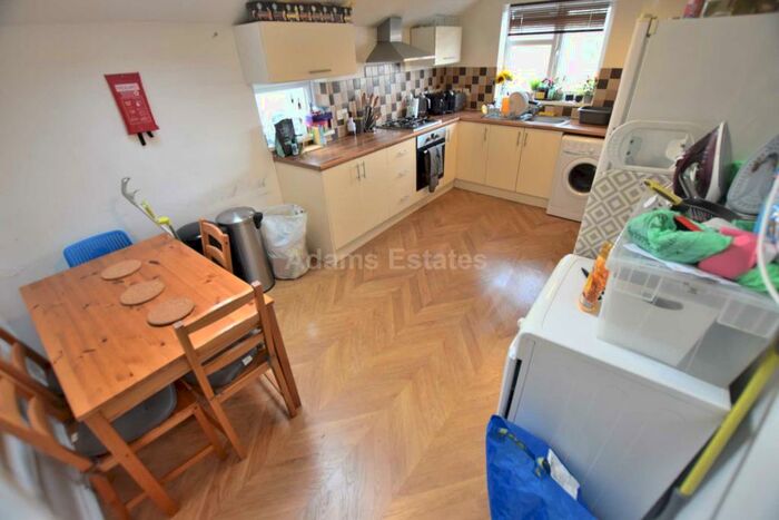 5 Bedroom Flat To Rent In London Road, Reading, Berkshire, RG1