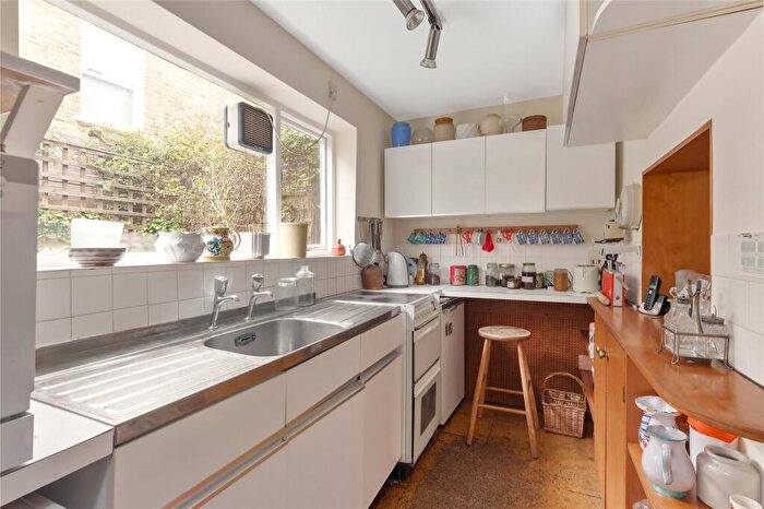 3 Bedroom Terraced House For Sale In Worfield Street, London, SW11