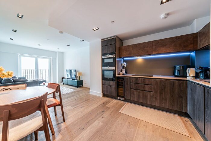 1 Bedroom Flat For Sale In Exchange Gardens, London, SW8