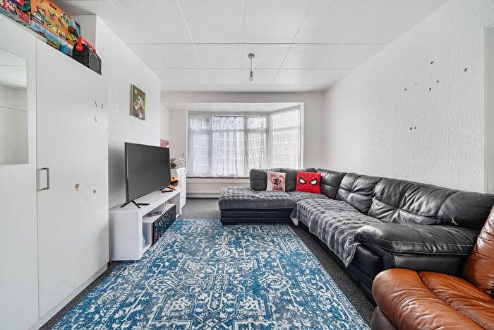 3 Bedroom Property For Sale In Cloister Road, North Acton, London, W3