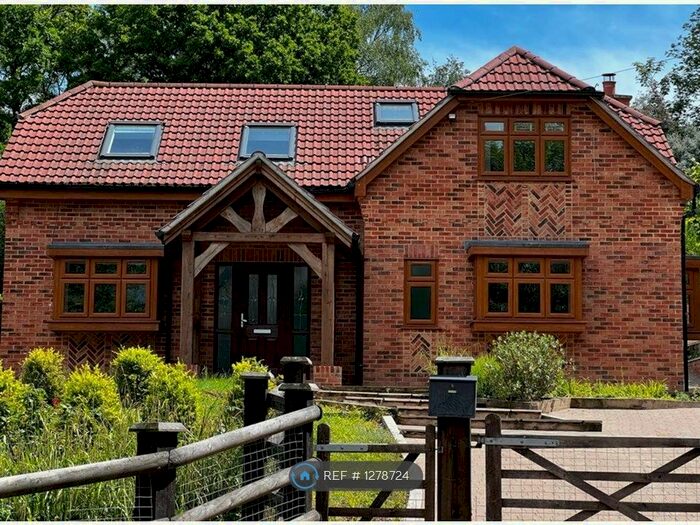 4 Bedroom Detached House To Rent In Rhododendron Avenue, Meopham, Gravesend, DA13