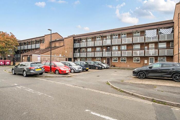 2 Bedroom Flat For Sale In Slough, SL1