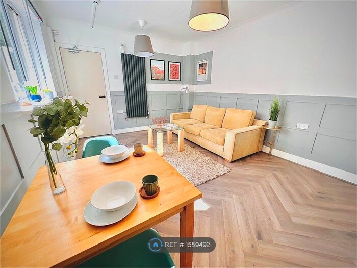 1 Bedroom Flat To Rent In Shirley Road, Cardiff, CF23