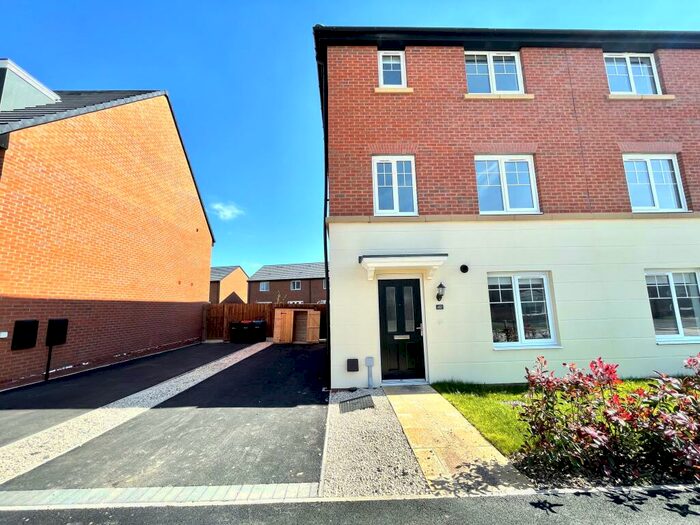 4 Bedroom House To Rent In Roman Crescent, Chester, CH4