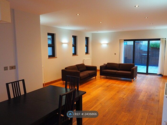 3 Bedroom Terraced House To Rent In Wedmore Street, London, N19