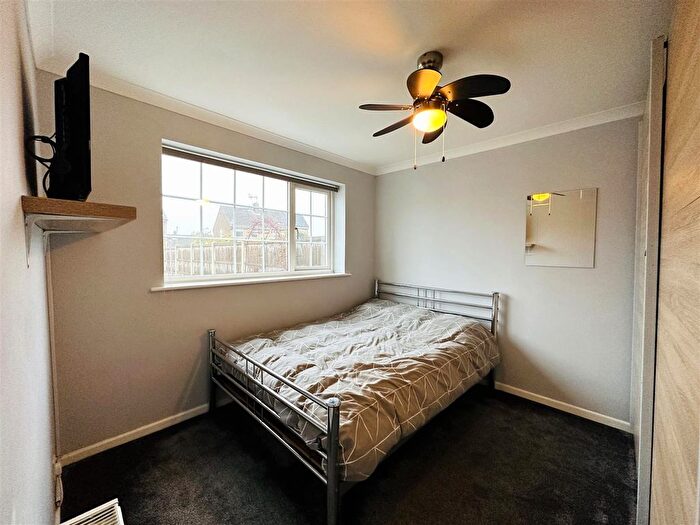 2 Bedroom Semi-Detached Bungalow For Sale In Cedar Close, Thorpe Willoughby, Selby, YO8