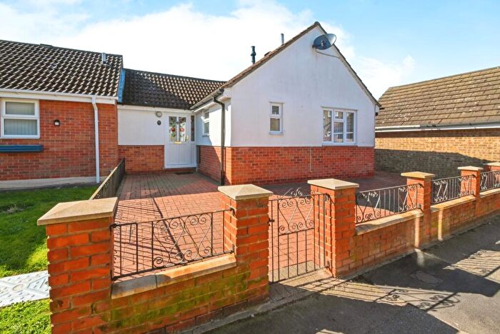 2 Bedroom Bungalow For Sale In Woolwich Road, Clacton-on-Sea, Essex, CO16