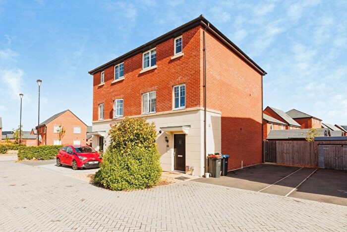 4 Bedroom Semi Detached House For Sale In Gladius Square, Chester, Cheshire, CH4