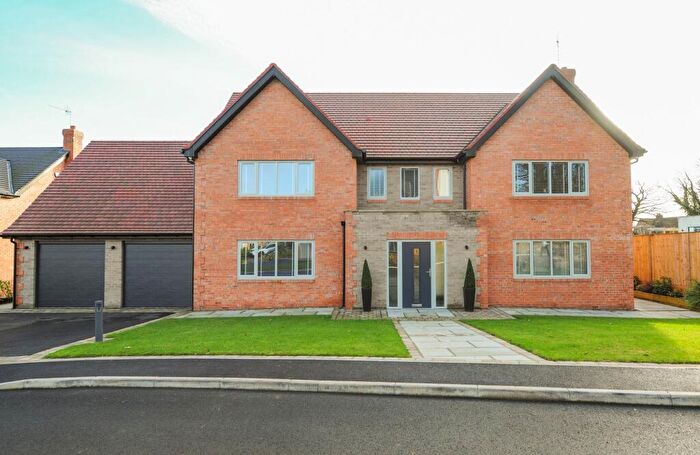 4 Bedroom Detached House To Rent In The Limes, Old Tupton, S42