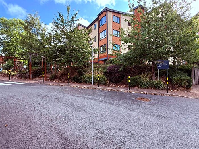2 Bedroom Retirement Property For Sale In Queensridge Court, B68