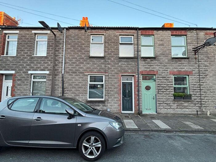 3 Bedroom Terraced House For Sale In Lee Road, Barry, CF63