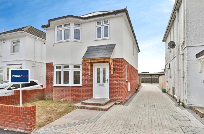 3 Bedroom Detached House For Sale In Kingswell Road, Ensbury Park, Bournemouth, Dorset, BH10