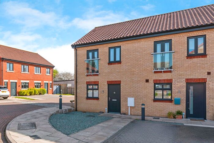 2 Bedroom End Of Terrace House For Sale In Williams Close, Ancaster, Grantham, NG32