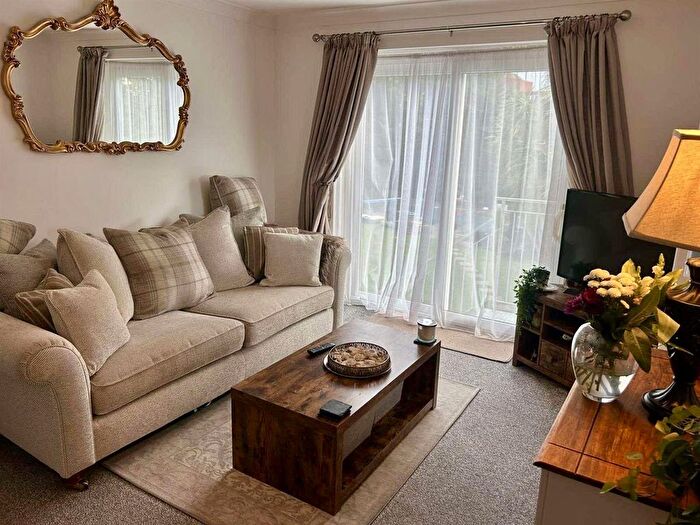 1 Bedroom Flat To Rent In Higher Warberry Road, Torquay, TQ1