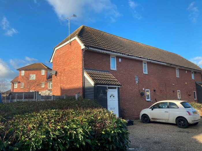 2 Bedroom House To Rent In Burnt Mills, Basildon, SS13
