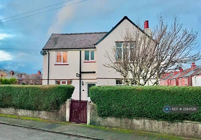 3 Bedroom Detached House To Rent In Rhodesia Road, Chesterfield, S40