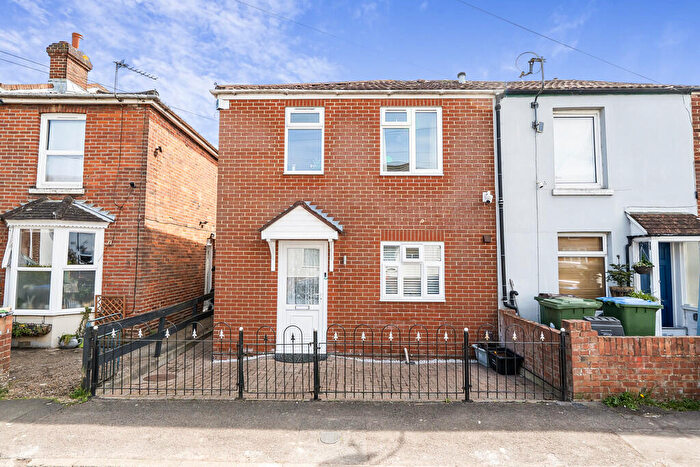 3 Bedroom End Of Terrace House For Sale In Priory Road, Southampton, SO17