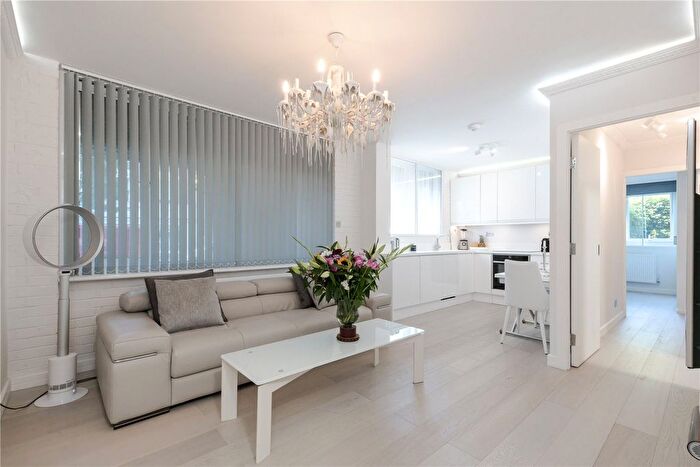 1 Bedroom Flat For Sale In Gate Hill Court, London, W11