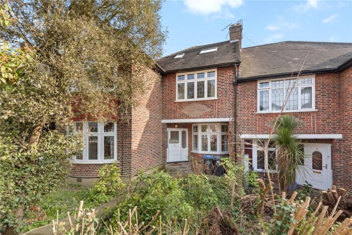 2 Bedroom Flat For Sale In Glendale Drive, Wimbledon, London, SW19