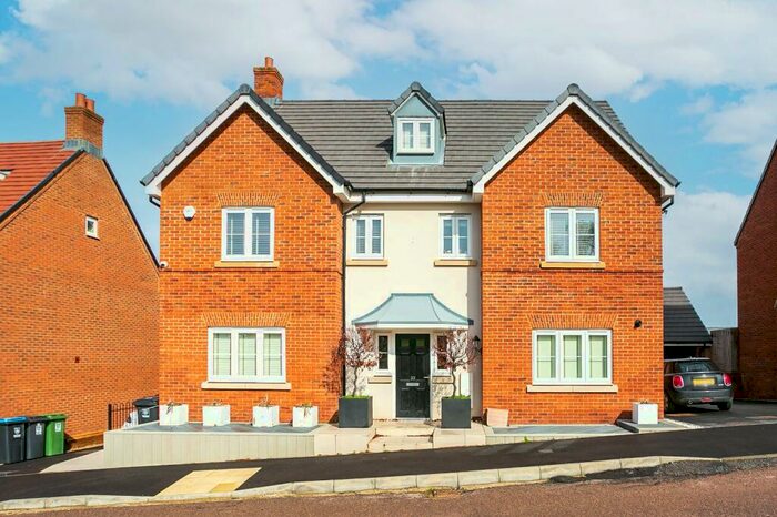 6 Bedroom Detached House To Rent In Linnet Road, Hemel Hempstead, Hertfordshire, HP3