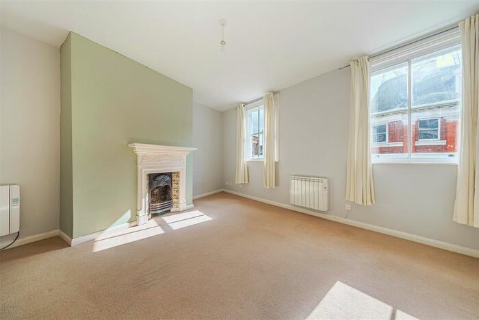 1 Bedroom Flat To Rent In Market Place, Kingston Upon Thames, KT1
