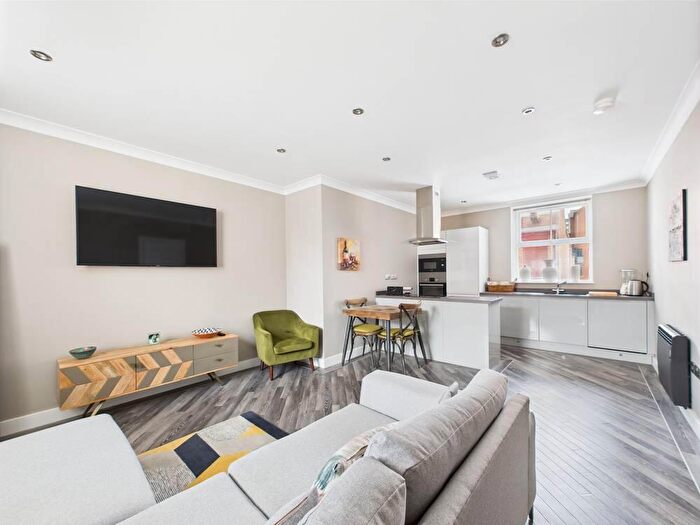 1 Bedroom Apartment For Sale In Liberty House, Liberty Lane, HU1