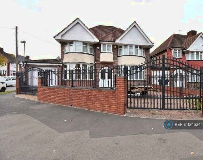 5 Bedroom Detached House To Rent In Stoney Lane, Yardley, Birmingham, B25