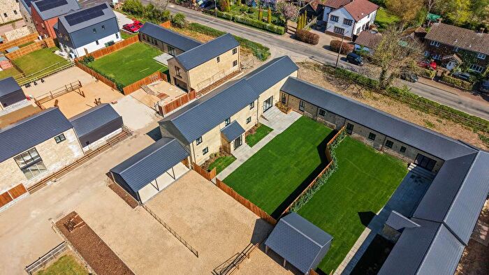 5 Bedroom Barn Conversion For Sale In Quin Drive, Haynes, MK45