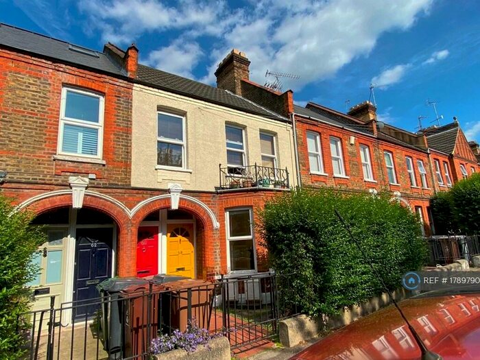 2 Bedroom Flat To Rent In Walthamstow, London, E17