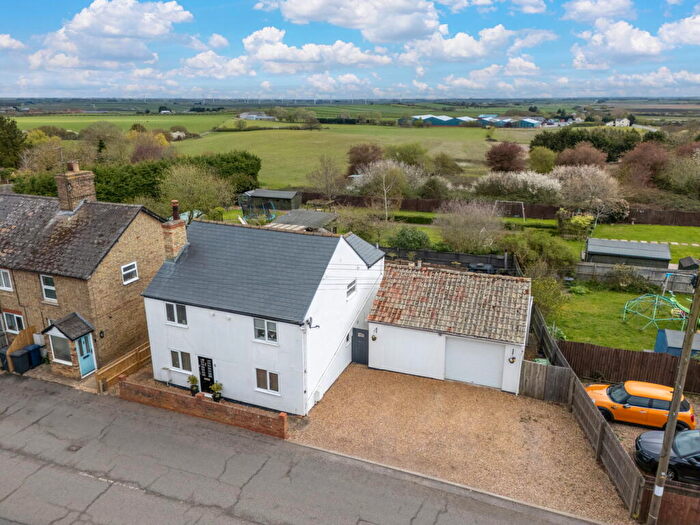 3 Bedroom Detached House For Sale In Station Road, Warboys, Huntingdon, PE28