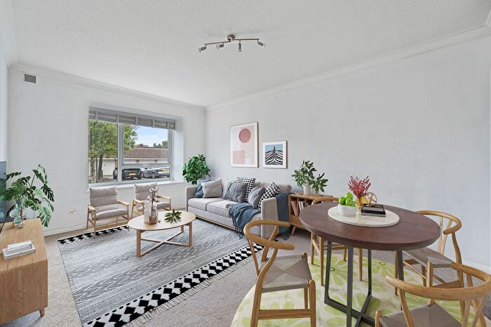 1 Bedroom Flat To Rent In Station Approach, Cheam, SM2