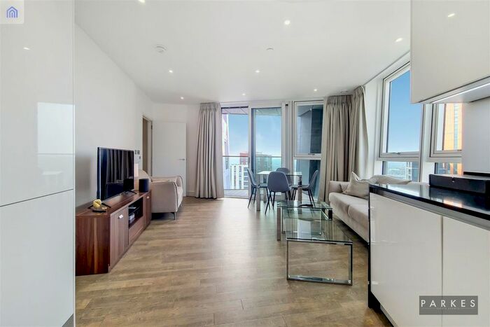 2 Bedroom Flat To Rent In Wandsworth Road, Nine Elms, London, SW8