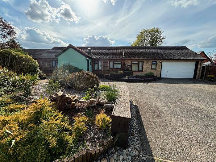 5 Bedroom Detached Bungalow For Sale In Main Road, Willisham, IP8