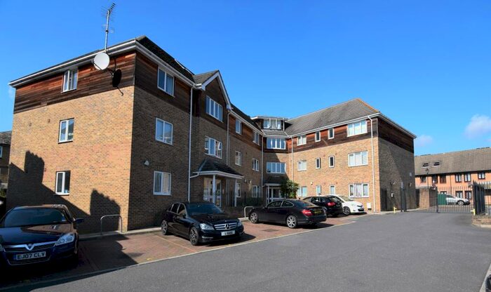 2 Bedroom Apartment To Rent In Osborne Street, Slough, SL1