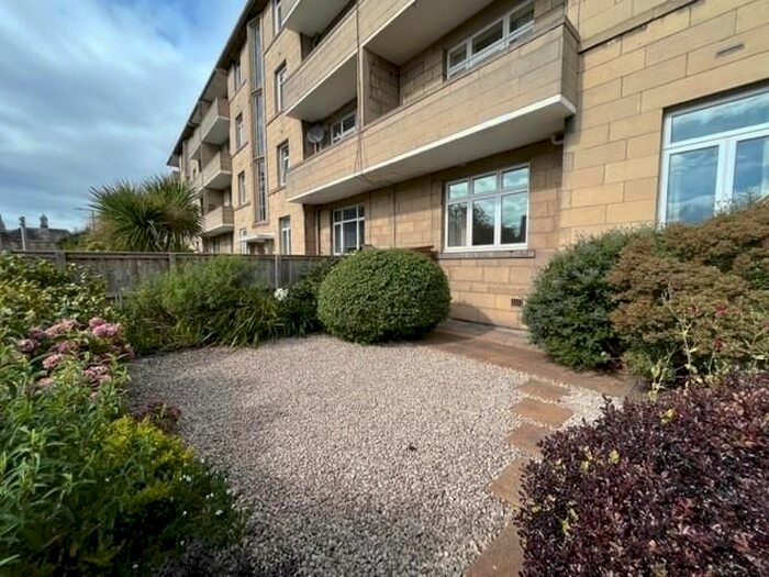 2 Bedroom Flat To Rent In Falcon Road West, Morningside, Edinburgh, EH10