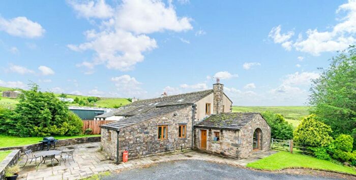 4 Bedroom Semi-Detached House For Sale In Dean, Bacup, OL13